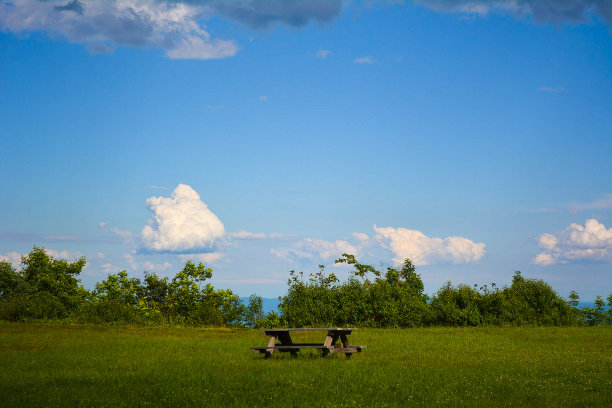 长椅上,微风图片下载