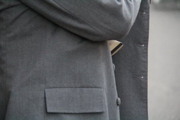 隐藏的武器图片下载