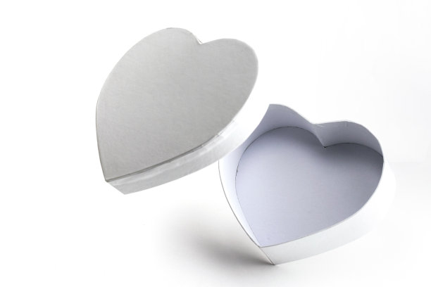 情人节的背景。白色礼盒上隔离白色，照片模板，背景。图片下载