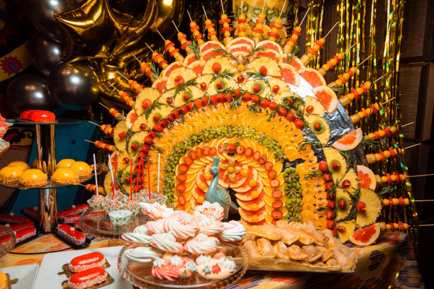 创意水果甜点滑稽的孔雀鸟形状图片下载