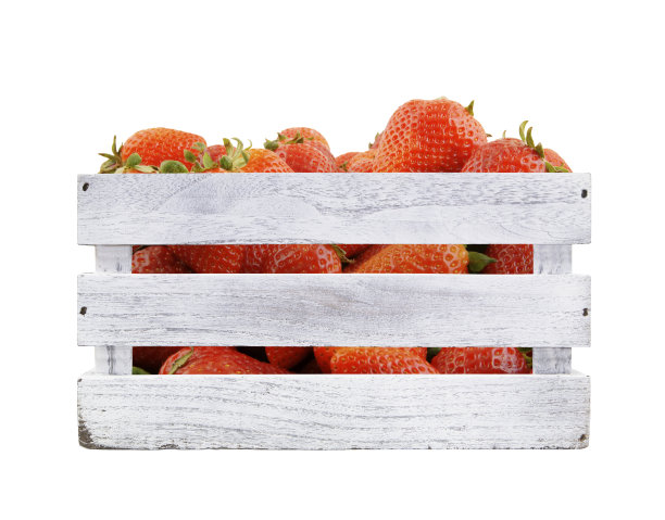 草莓在木箱隔离图片下载