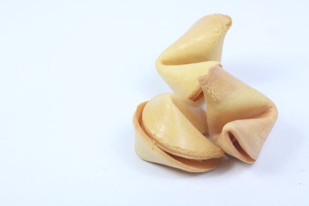 幸运饼干孤立在白色背景图片下载