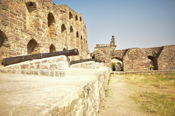 古老的古老废弃的堡垒石墙结构库存照片图片下载