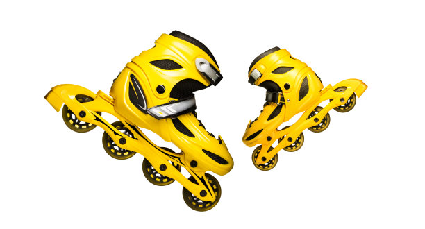 一双轮滑鞋孤立在白色背景上图片下载