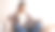 迷人的千禧女孩在家用笔记本打字图片下载