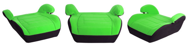 儿童安全增强型座椅，绿色汽车座椅上隔离白色图片下载