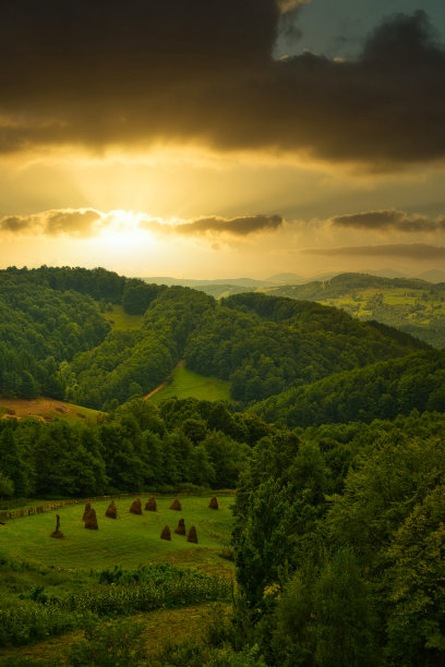 罗马尼亚特兰西瓦尼亚的乡村景观图片下载