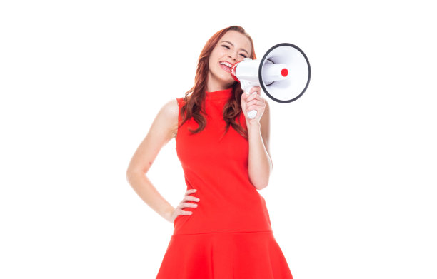 穿着裙子拿着扩音器的白人少女图片下载