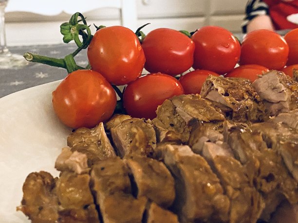 牛肉片配小番茄图片下载