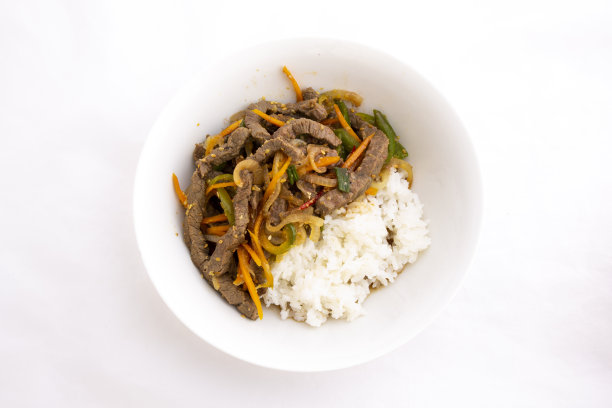 牛肉和蔬菜炒饭图片下载