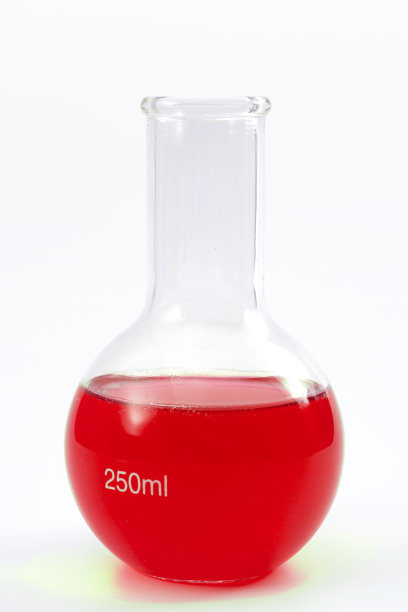 含有红色液体的圆底烧瓶，化学实验概念图片下载