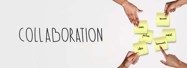 合作字母和手与贴纸，白色背景图片下载