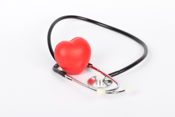 听诊器和心脏分离白色图片下载