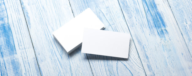 名片空白。模型上的彩色背景。平的。文本复制空间图片下载