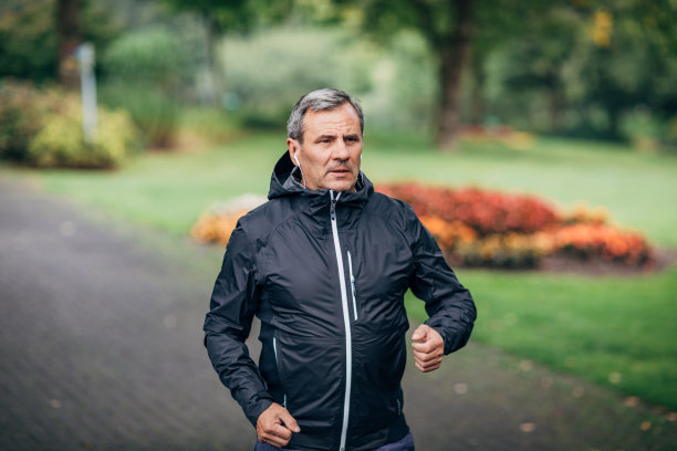 在公园晨跑图片下载