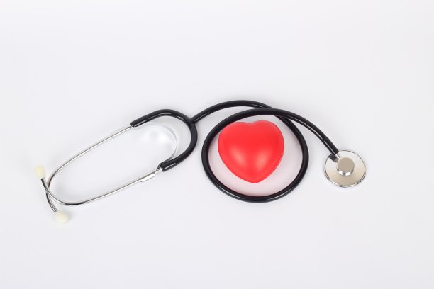听诊器和心脏分离白色图片下载