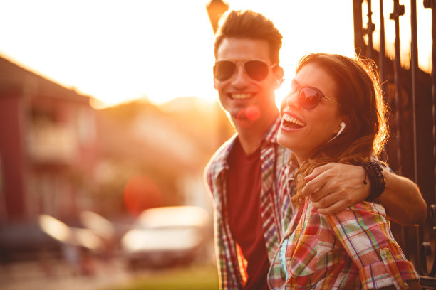 没有哪一天我们不笑图片下载