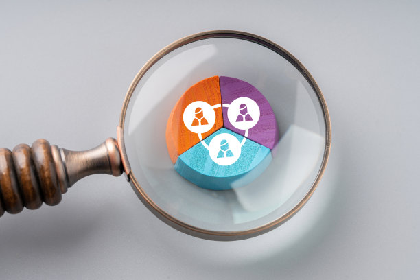 电脑键盘上的商业和人力资源图标，复古风格，带有放大镜图片下载