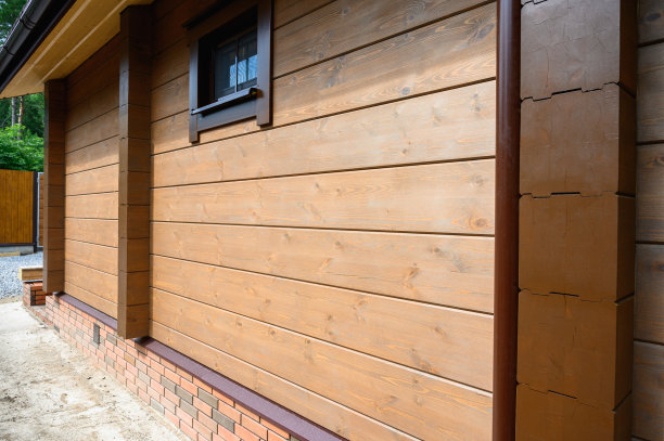 新木房的墙面纹理漆成天然棕色油彩。图片下载