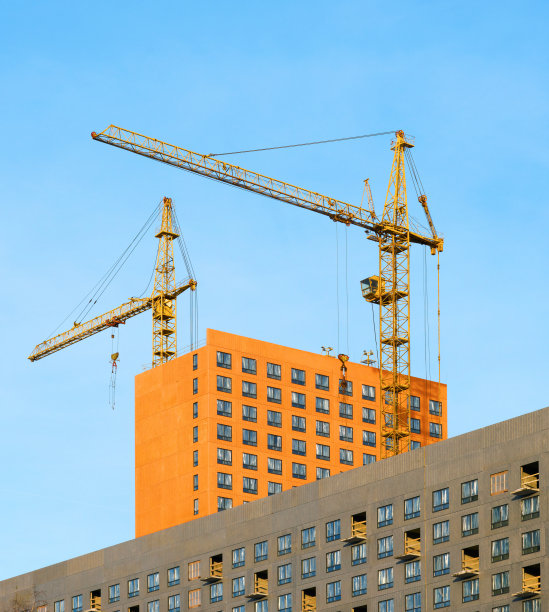 蓝天下住宅楼建设图片下载