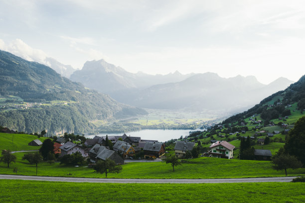 夏日瑞士阿尔卑斯山图片下载