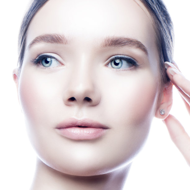 年轻美丽的时尚模特近距离美丽的脸蛋，完美的皮肤图片下载