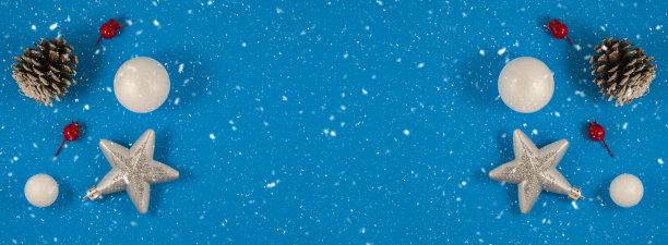 新年假期背景。贺卡。蓝色背景上的装饰品图片下载