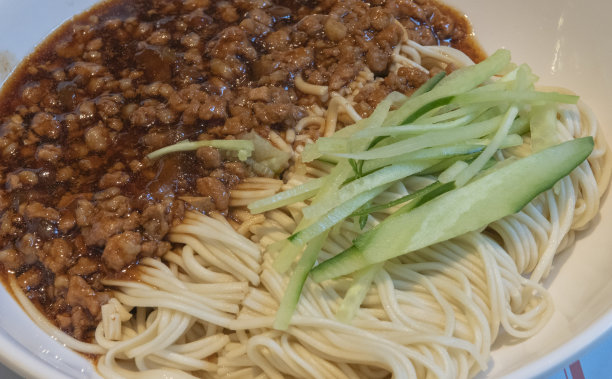 豆瓣酱猪肉干面图片下载