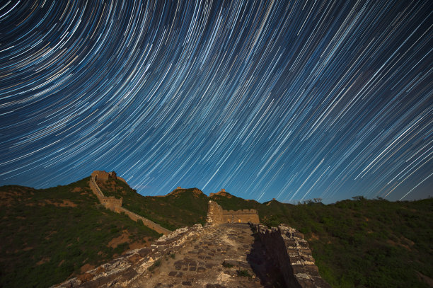 中国金山岭长城上的星迹图片下载