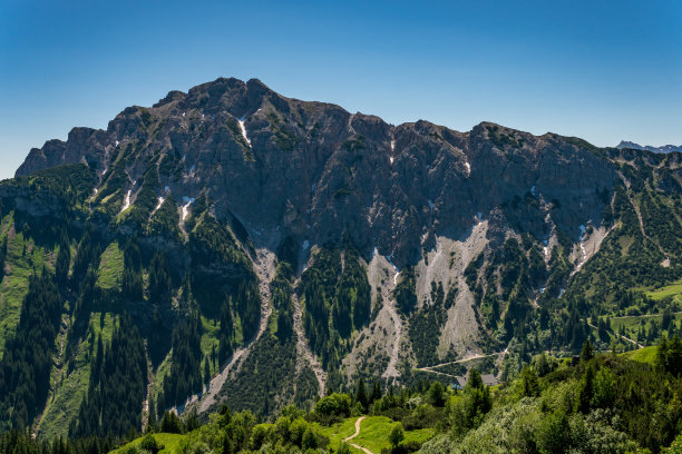 坦海姆山脉的徒步旅行真是棒极了图片下载