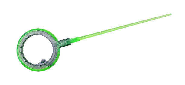 塑料冬季鱼竿孤立在白色背景。图片下载