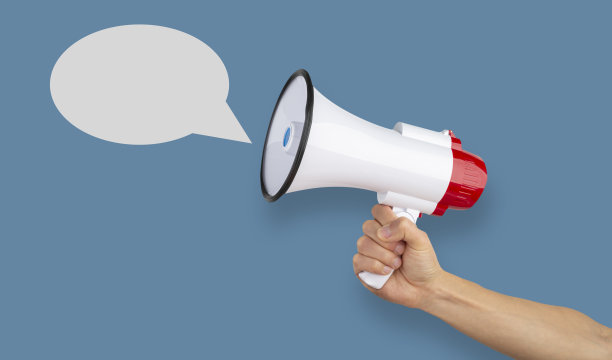 公告。手拿着扩音器。图片下载