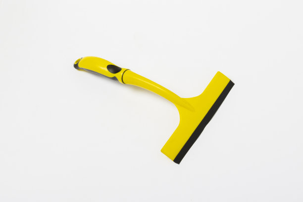 窗户刮板在一个白色孤立的背景。清洗的概念。横幅。平躺，俯视图图片下载