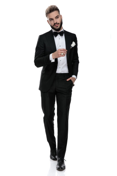 商人走在口袋里手看着别处诱人图片下载