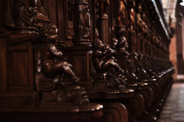 木雕唱诗班- Chiaravalle修道院，米兰图片下载