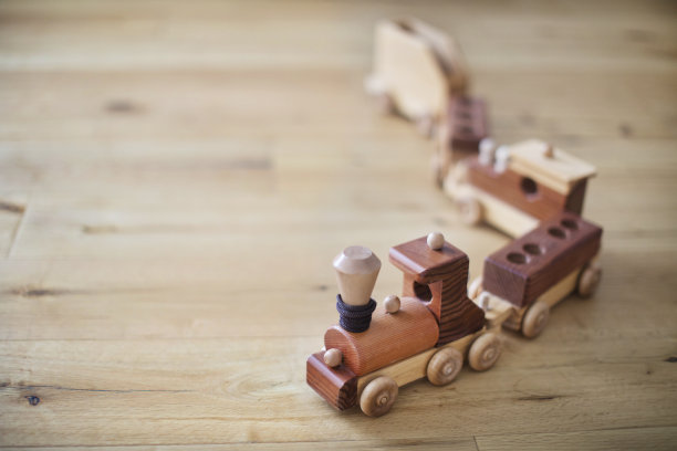 木制玩具火车图片下载