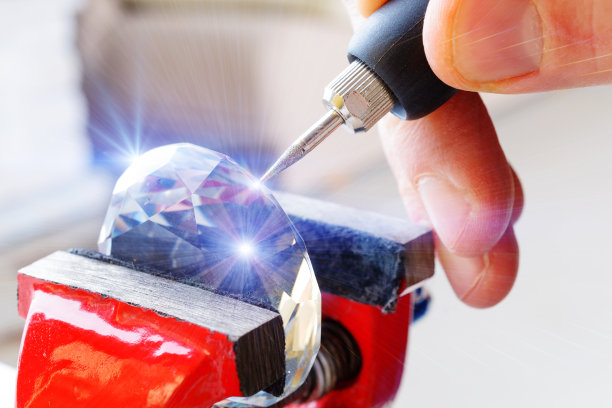 雕刻水晶与旋转多工具图片下载