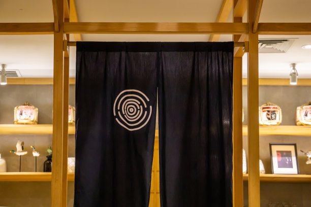 传统的日本窗帘图片下载