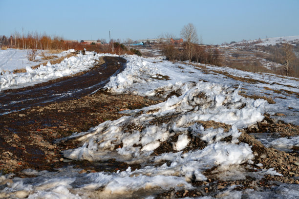 西伯利亚的4月图片下载
