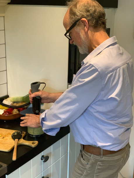 制作姜奶昔图片下载