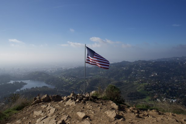 我们的国旗还在那里图片下载