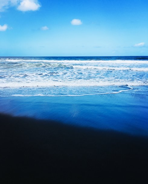 黑沙滩-夏威夷Waipi 'o山谷深处图片下载