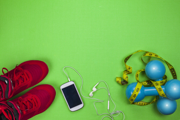 健身概念，运动哑铃运动鞋运动鞋等健身项目，打印空间图片下载