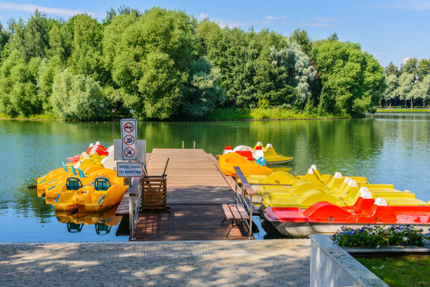 在船站划船旅行图片下载