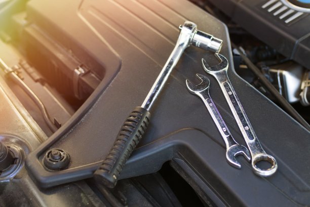 机械车间，汽车发动机工具图片下载