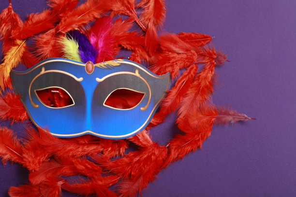 狂欢面具上的白色背景图片下载