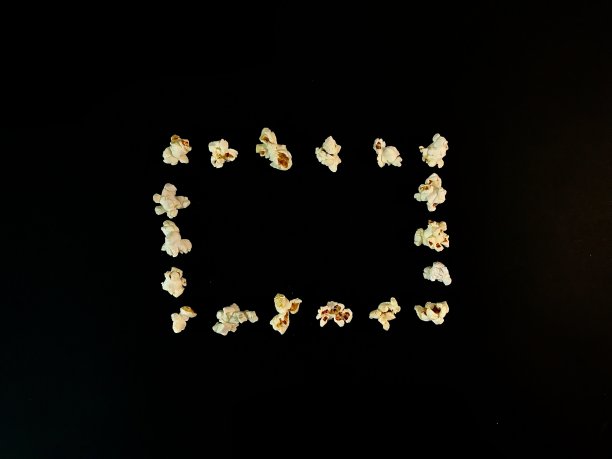 爆米花贴花，背景为黑色图片下载