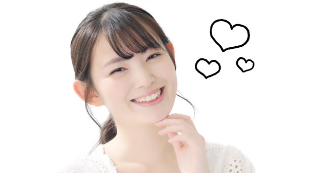 微笑的亚洲年轻女性概念。图片下载