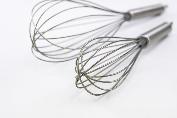 厨房用具，用来搅拌、混合和搅拌菜谱中的配料图片下载