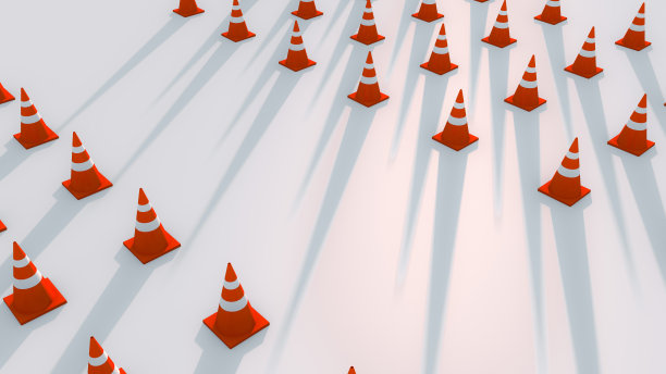 白色地板上的交通锥的抽象图片下载